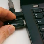 The Photo Stick Gadget Backs Up All Your Files Into Your Computer