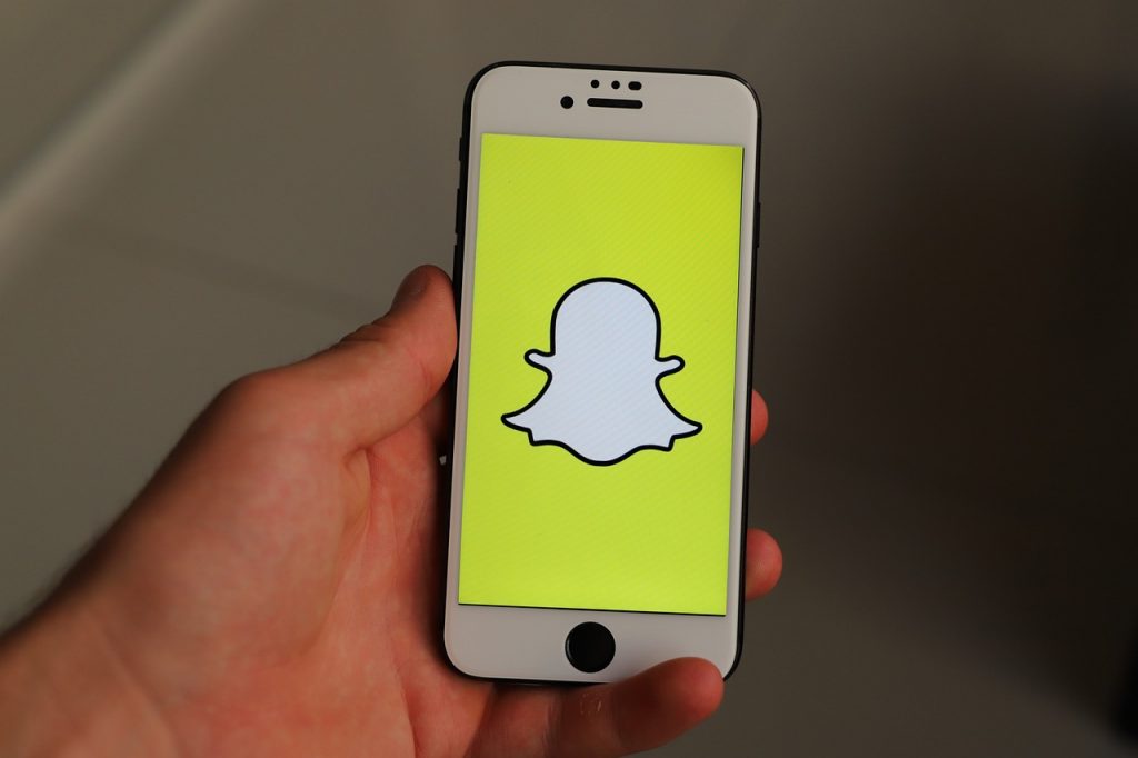 how to view Snapchat conversation history