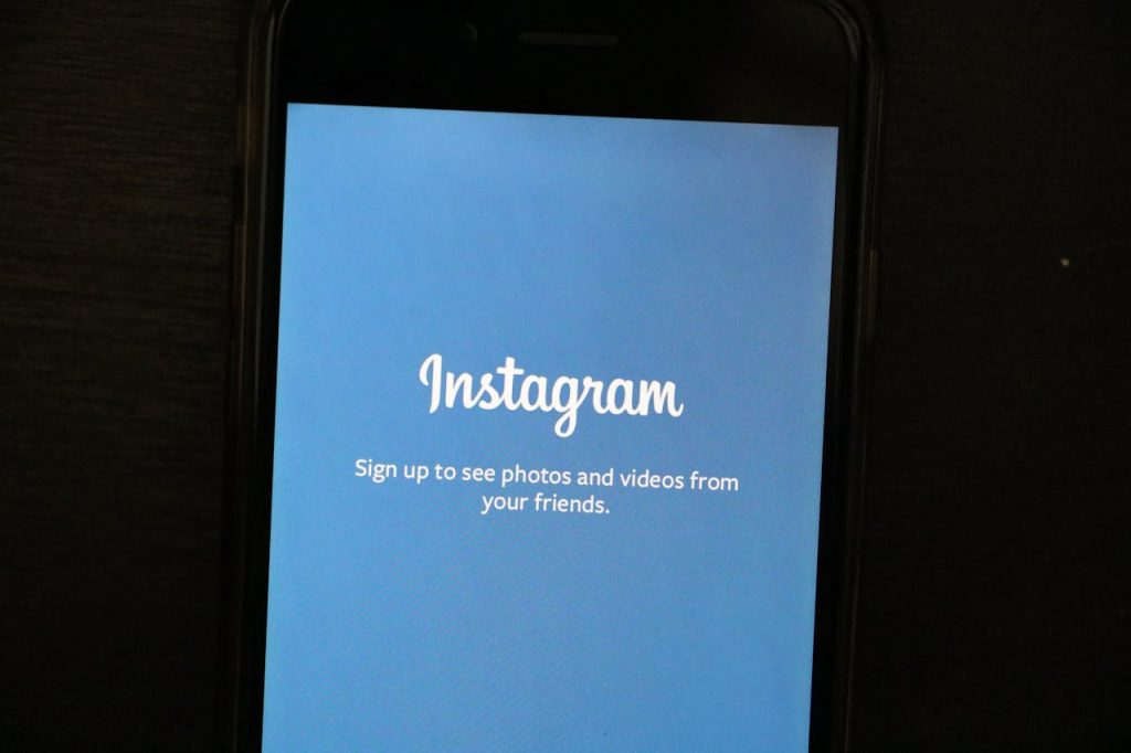 Instagram Battles Sextortion With New Update